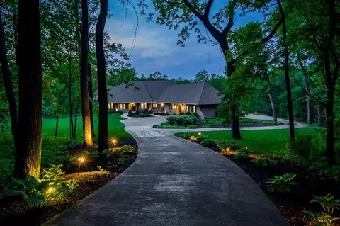 1634 Summerwood Ln, Belvidere, IL 61008
