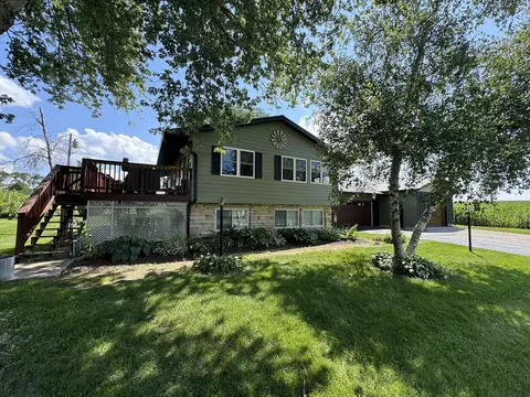 322 W Benton St, Mount Carroll, IL 61053