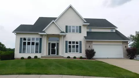 1841 Indian Springs Cts, Freeport, IL 61032