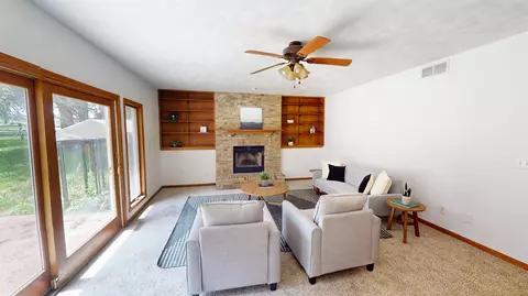 Living - 1749 E Water Rd, Byron, IL 61010 photo 2 of 4