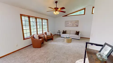 Living - 1749 E Water Rd, Byron, IL 61010 photo 3 of 4
