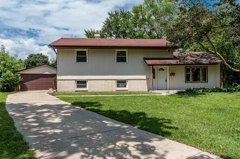 4812 Skokie Cir, Rockford, IL 61108