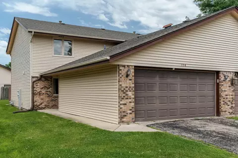 758 Tulip Ln, Rockford, IL 61107