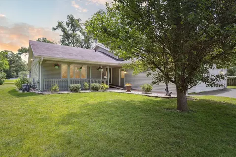 707 N Center St, Rockton, IL 61072