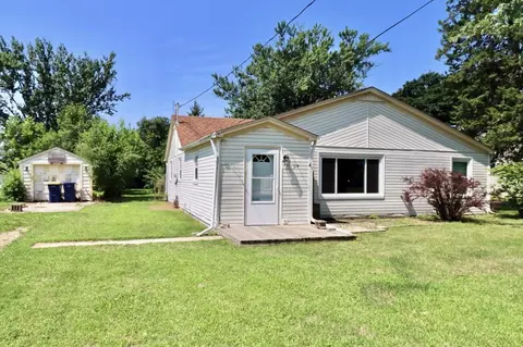 514 Whittemore Dr, South Beloit, IL 61080