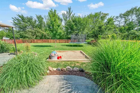 Exterior - 618 Stearn Dr, Genoa, IL 60135 photo 10 of 11