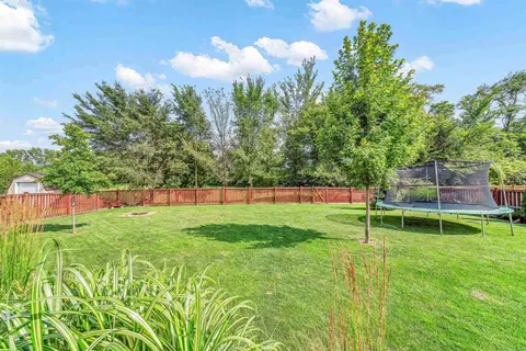 Exterior - 618 Stearn Dr, Genoa, IL 60135 photo 9 of 11