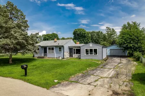 9207 Segunda Ln, Machesney Park, IL 61115