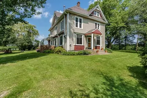 8710 N Pecatonica Rd, Pecatonica, IL 61063