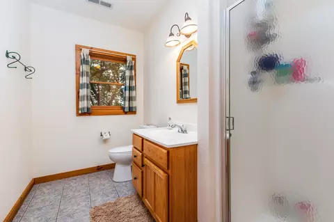 Bath - 7 A250 Tomahawk Ln, Apple River, IL 61001 photo 2 of 2