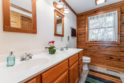 Bath - 7 A250 Tomahawk Ln, Apple River, IL 61001 photo 1 of 2