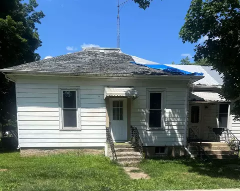 606 Madison St, Oregon, IL 61061