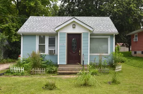 2232 Forest View Rd, Rockford, IL 61108