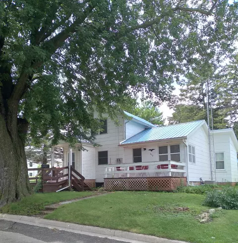 404 N Pearl St, Stockton, IL 61085