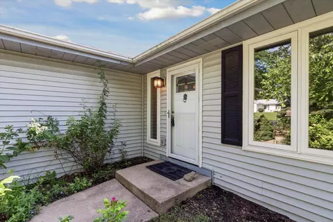 9903 Clay Ct, Roscoe, IL 61073 photo 4