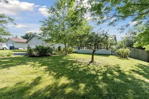 9903 Clay Ct, Roscoe, IL 61073 photo 2