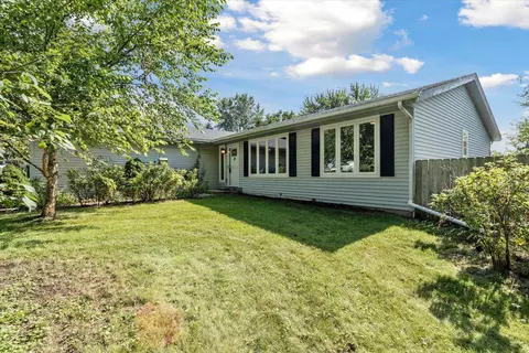 9903 Clay Ct, Roscoe, IL 61073 photo 3
