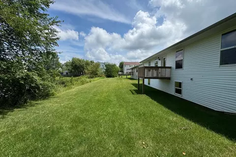 2918 E 6th St, Belvidere, IL 61008 photo 3