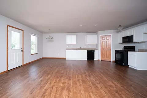 2918 E 6th St, Belvidere, IL 61008 photo 9