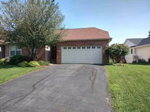 6546 Sawgrass Dr, Rockford, IL 61114
