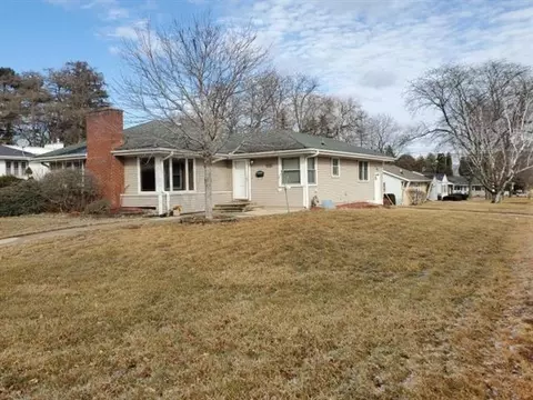 1225 S Homestead, Freeport, IL 61032
