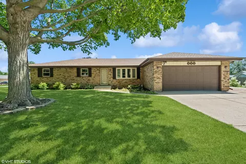 862 Windfield Ln, Machesney Park, IL 61115