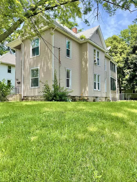 2116 E State St, Rockford, IL 61107