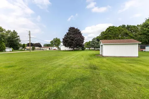 Exterior - 108 N Beebe St, Warren, IL 61087 photo 4 of 5