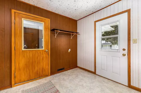 Entry Way - 108 N Beebe St, Warren, IL 61087 photo 1 of 1