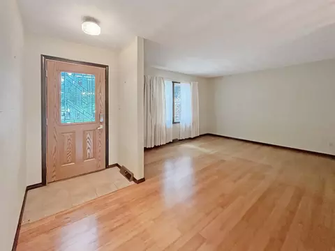 2034 Cimarron Dr, Freeport, IL 61032 photo 2