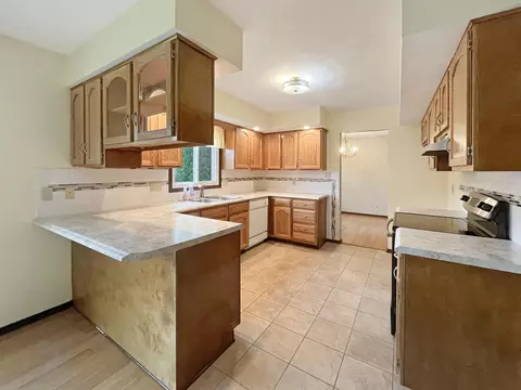 2034 Cimarron Dr, Freeport, IL 61032 photo 7