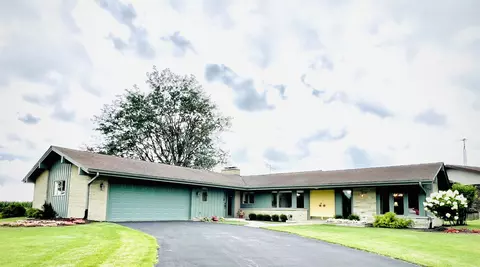 117 Highcrest, Shannon, IL 61078