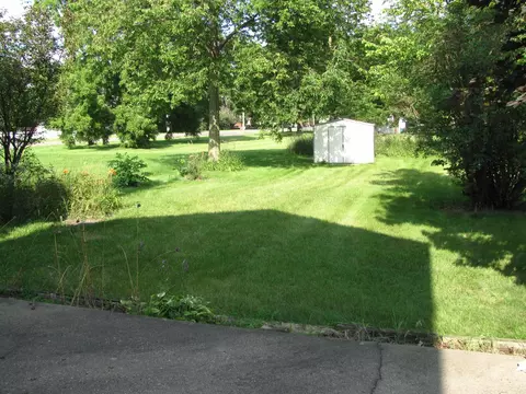 Exterior - 10861 Main St, Roscoe, IL 61073 photo 6 of 9