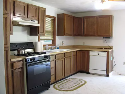 Kitchen - 10861 Main St, Roscoe, IL 61073 photo 2 of 5