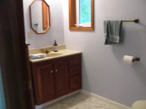 Bath - 10861 Main St, Roscoe, IL 61073 photo 1 of 3
