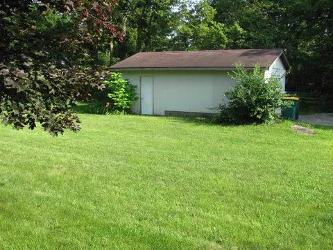 Exterior - 10861 Main St, Roscoe, IL 61073 photo 7 of 9