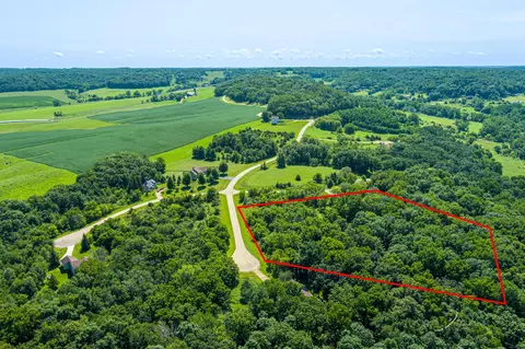 14 Woodside Dr, Galena, IL 61036