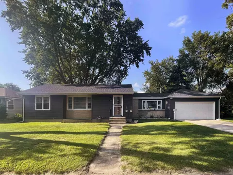 2111 Sharon Ave, Rockford, IL 61101
