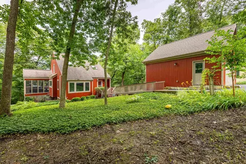 10 Pinehurst Ct, Galena, IL 61036