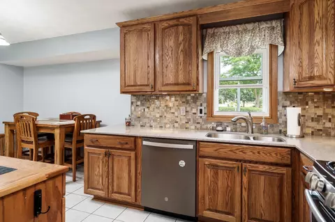 11178 Cedar Brook Rd, Roscoe, IL 61073 photo 8
