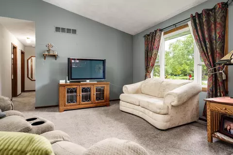 11178 Cedar Brook Rd, Roscoe, IL 61073 photo 4