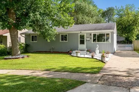 3107 Green Dale Dr, Rockford, IL 61109