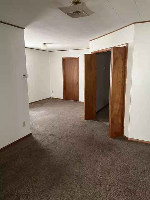 110 E Main St, Warren, IL 61087 photo 17