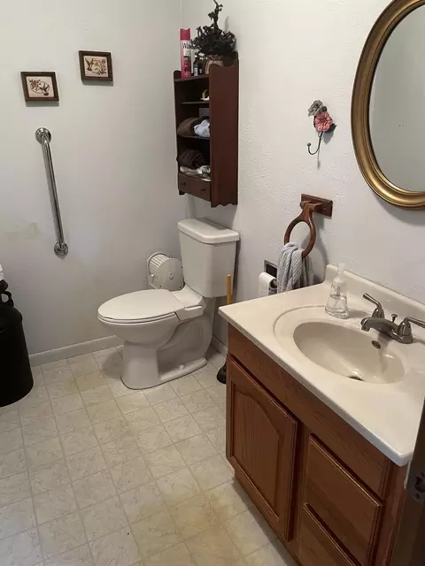 110 E Main St, Warren, IL 61087 photo 7