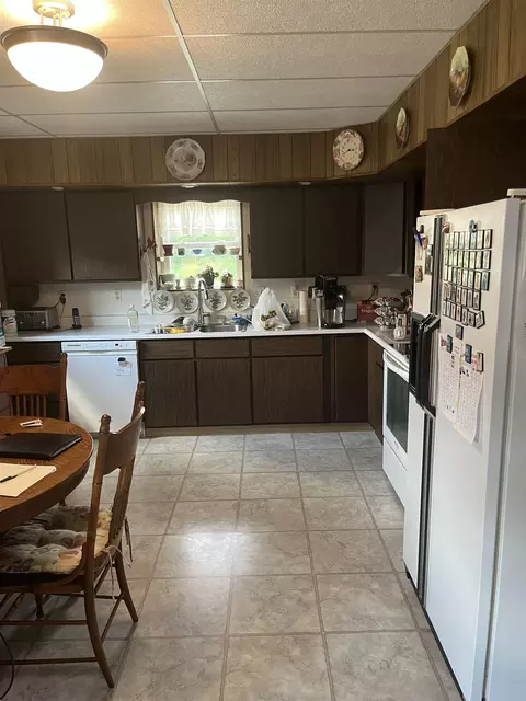 110 E Main St, Warren, IL 61087 photo 4