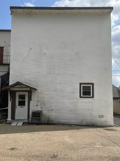 110 E Main St, Warren, IL 61087 photo 2