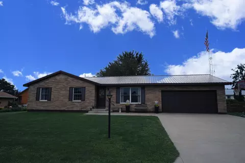 226 W W Pr, Stockton, IL 61085