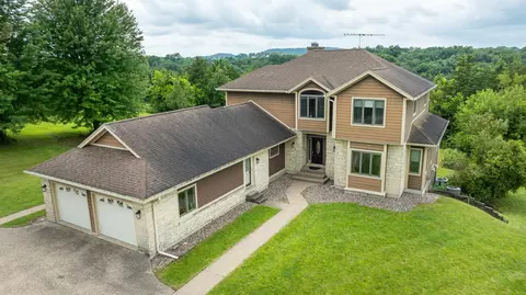 246 Thunder Bay Rd, Galena, IL 61036