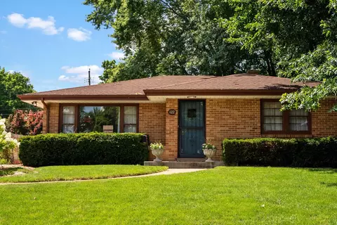 422 Hilton Ave, Rockford, IL 61107