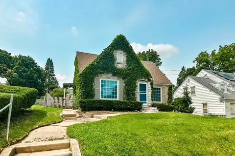 132 James Ave, Rockford, IL 61107